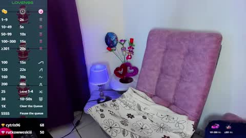       Katalina Miles      online show from 12-30-24, 09:37