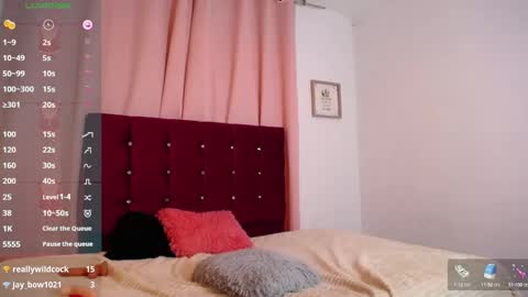       Katalina Miles      online show from 01-10-25, 09:13