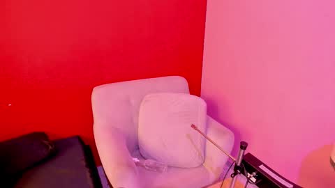 Kate  online show from 11-21-25, 11:31