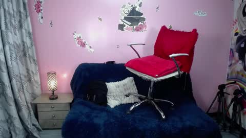 Snapshot of kate_lawrence_ chatting on 12-12-24, 10:45 kate_lawrence_ online show from 12-12-24, 10:45