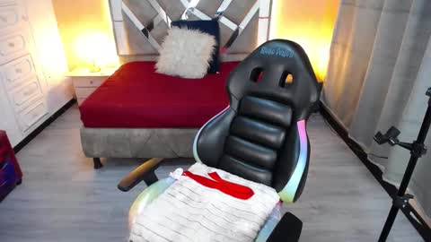 Snapshot of kate_lawrence_ chatting on 02-26-25, 10:04 kate_lawrence_ online show from 02-26-25, 10:04