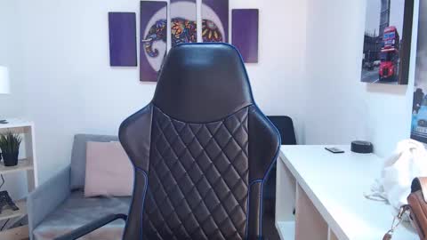 Kate  online show from 11-10-25, 10:36