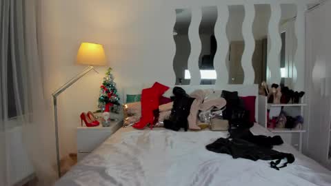 kate_redgar online show from 01-07-25, 03:12