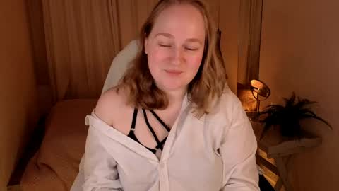 Kate   Follow me dear  online show from 05-18-26, 01:39