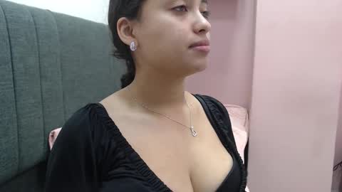 Kari online show from 10-24-25, 02:02