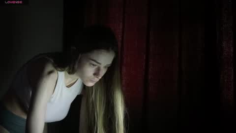 Snapshot of kate_swon chatting on 06-16-26, 04:37 Kate online show from 06-16-26, 04:37