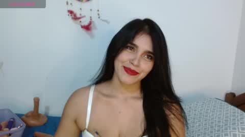 Snapshot of kateangelly chatting on 05-15-26, 09:11 kateangelly online show from 05-15-26, 09:11
