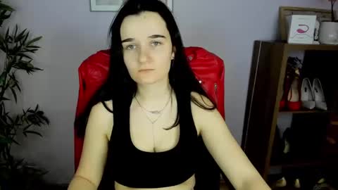 Snapshot of katedesire chatting on 03-02-25, 07:32 Kate  online show from 03-02-25, 07:32
