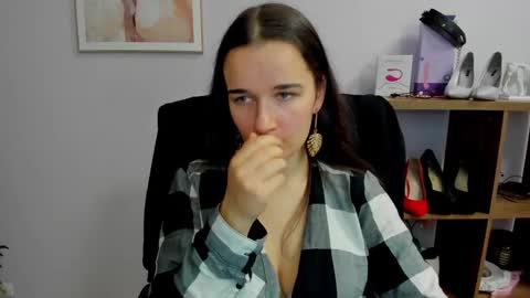 Snapshot of katedesire chatting on 10-11-25, 06:45 Kate  online show from 10-11-25, 06:45