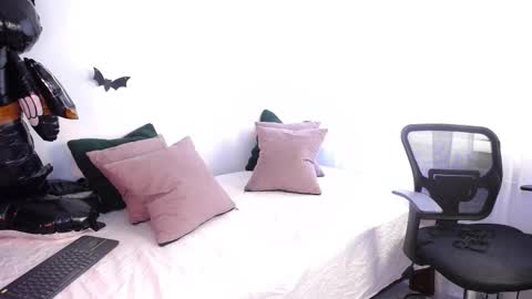 Help me with rate thanks  online show from 10-15-25, 06:08