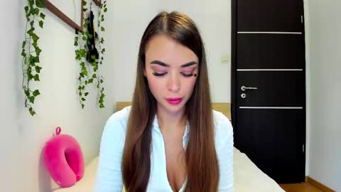 Snapshot of katekanexxx chatting on 10-05-25, 02:15 Kate new profile same me undercostruction online show from 10-05-25, 02:15