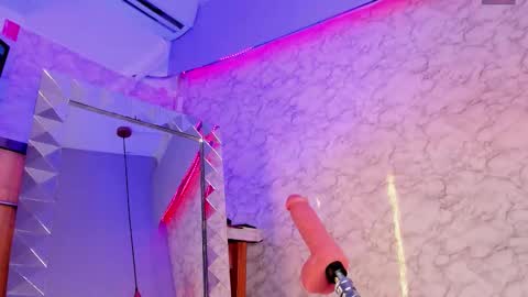 Snapshot of kateleeh_ chatting on 11-11-25, 05:07 Kate online show from 11-11-25, 05:07