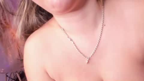 Snapshot of katemoorex chatting on 07-09-26, 01:37 KateMoorex online show from 07-09-26, 01:37