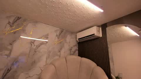 Im Katherine but call me Kate  online show from 04-15-26, 12:12