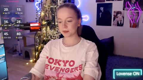 Snapshot of katerinaxvold chatting on 03-06-25, 01:35 Lisa online show from 03-06-25, 01:35