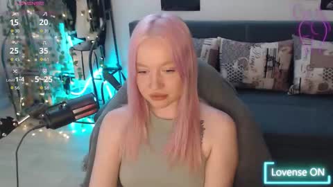 Snapshot of katerinaxvold chatting on 11-03-25, 12:17 Lisa online show from 11-03-25, 12:17