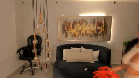 K A T E  online show from 03-24-26, 11:15