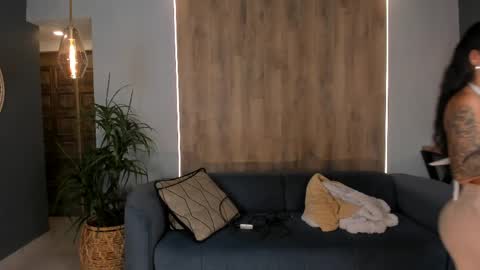 K A T E  online show from 04-05-26, 09:39