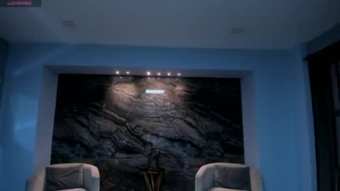 K A T E  online show from 04-25-26, 12:19