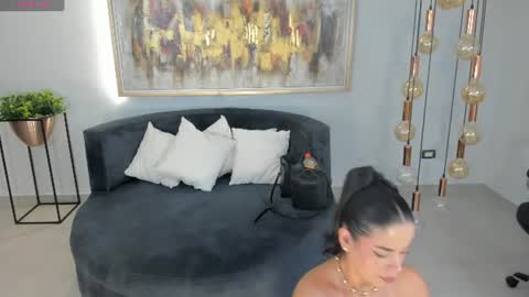 Snapshot of katesunder chatting on 06-30-26, 05:52 K A T E online show from 06-30-26, 05:52