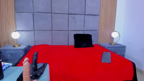 kate Tompson online show from 02-24-26, 12:36