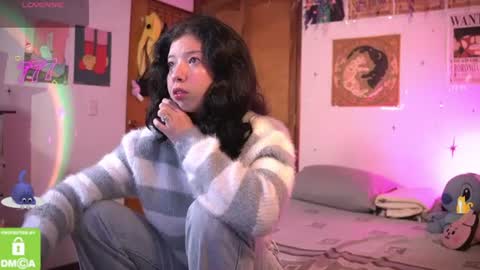 Snapshot of kathc_19 chatting on 06-22-26, 12:35 Katerine online show from 06-22-26, 12:35