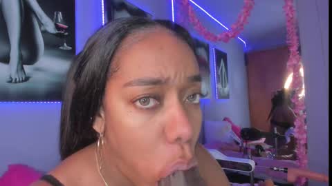 Snapshot of kathemoss chatting on 09-29-25, 09:52 Kathe online show from 09-29-25, 09:52