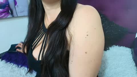 Snapshot of katherine_blair chatting on 06-24-26, 01:10 katherine_blair online show from 06-24-26, 01:10