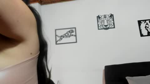 Snapshot of katherine_blair chatting on 07-08-26, 12:20 katherine_blair online show from 07-08-26, 12:20