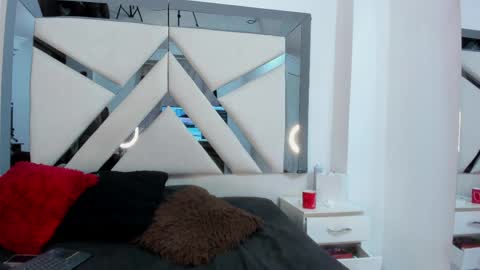 Snapshot of katherinefoster chatting on 05-12-26, 04:15 Katherine Foster online show from 05-12-26, 04:15