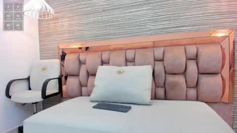 Snapshot of kathia_dumons_ chatting on 12-05-25, 12:14 KATHIA online show from 12-05-25, 12:14