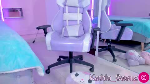 Snapshot of kathia_saenz chatting on 02-16-25, 04:32 Kathia  online show from 02-16-25, 04:32