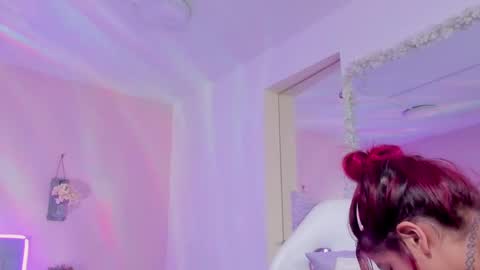 Snapshot of kathia_saenz chatting on 02-18-25, 09:43 Kathia  online show from 02-18-25, 09:43