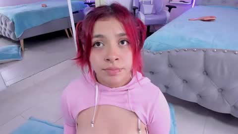 Snapshot of kathia_saenz chatting on 02-28-25, 07:05 Kathia  online show from 02-28-25, 07:05