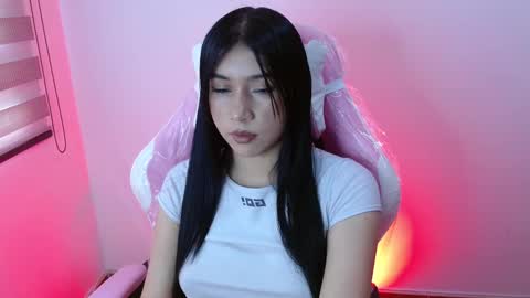 Snapshot of kathy_de chatting on 10-22-25, 05:56 kathy de online show from 10-22-25, 05:56