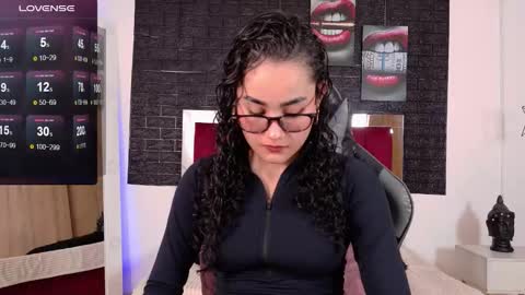 Snapshot of kathy_sc chatting on 10-17-25, 09:06 Kate 3 - INSTAGRAM Kathy sc94 online show from 10-17-25, 09:06