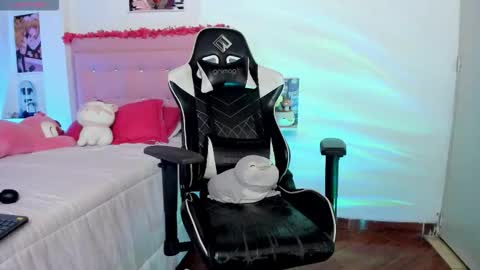 Snapshot of kathyy01 chatting on 02-25-26, 01:21 valentina online show from 02-25-26, 01:21