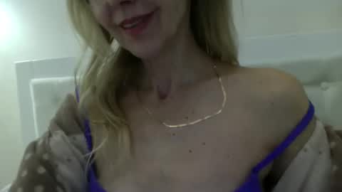 Snapshot of katia888 chatting on 03-11-25, 01:56 katia888 online show from 03-11-25, 01:56