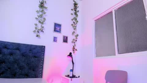Snapshot of katia_777_ chatting on 05-21-26, 02:13 KATALINA online show from 05-21-26, 02:13