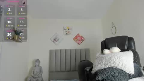 Katia  online show from 10-23-25, 11:20