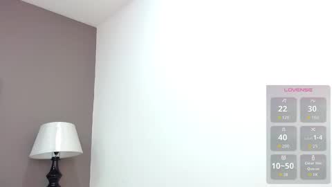 Snapshot of katiafosterr chatting on 11-29-25, 12:08 Katia Foster online show from 11-29-25, 12:08