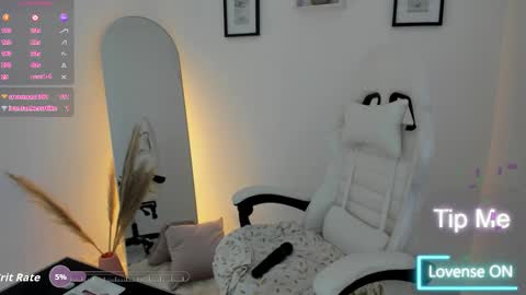 Snapshot of katialips_ chatting on 11-22-25, 05:56 Katia online show from 11-22-25, 05:56