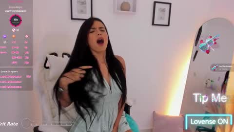 Snapshot of katialips_ chatting on 11-26-25, 11:28 Katia online show from 11-26-25, 11:28