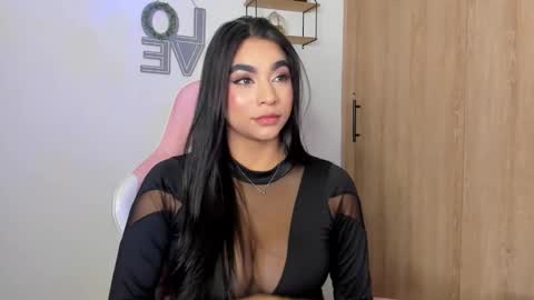 Snapshot of katie_boss2 chatting on 11-28-25, 02:14 Katie online show from 11-28-25, 02:14