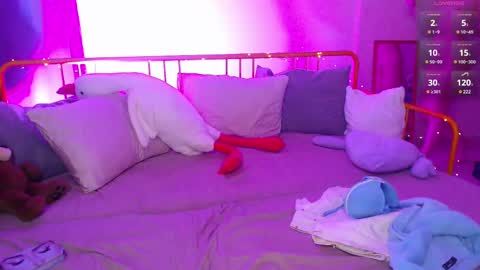 Katie Deville online show from 03-04-25, 01:23