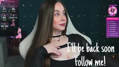 Snapshot of katie_taylorr chatting on 10-31-25, 02:45 Katie online show from 10-31-25, 02:45