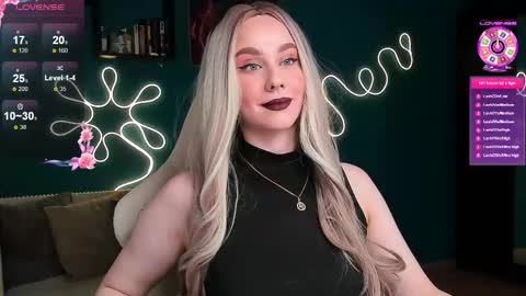 Snapshot of katie_taylorr chatting on 11-01-25, 12:12 Katie online show from 11-01-25, 12:12