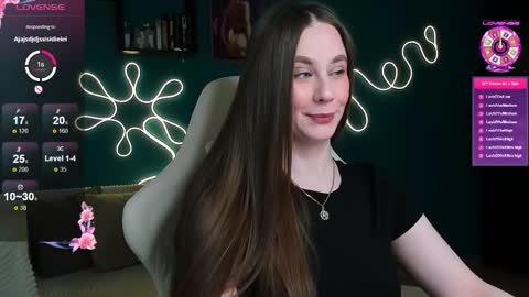 Snapshot of katie_taylorr chatting on 11-05-25, 10:10 Katie online show from 11-05-25, 10:10