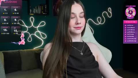 Snapshot of katie_taylorr chatting on 11-07-25, 11:27 Katie online show from 11-07-25, 11:27