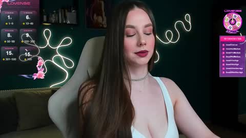 Snapshot of katie_taylorr chatting on 11-18-25, 10:36 Katie online show from 11-18-25, 10:36